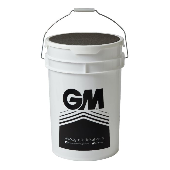 GM BOWLING MACHINE BALLS - BUCKET (24)